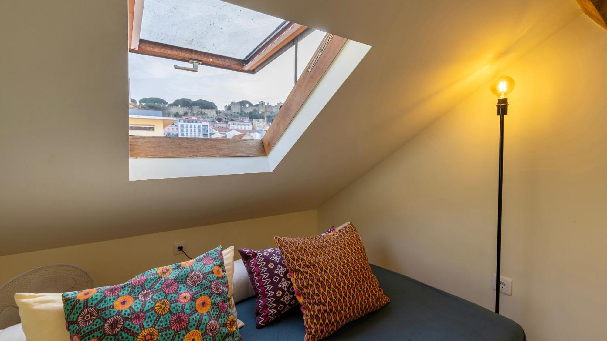 Vintage With Castle View Apartment By Lovelystay Lisboa Exterior foto