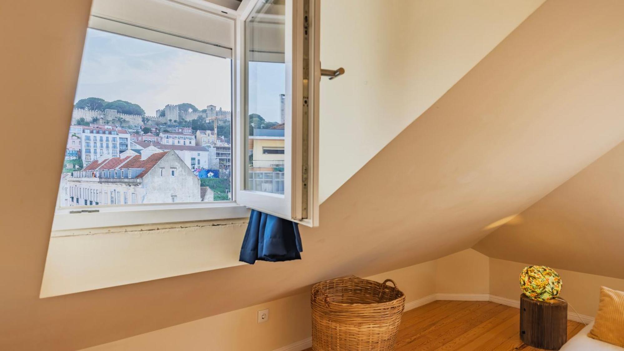 Vintage With Castle View Apartment By Lovelystay Lisboa Exterior foto